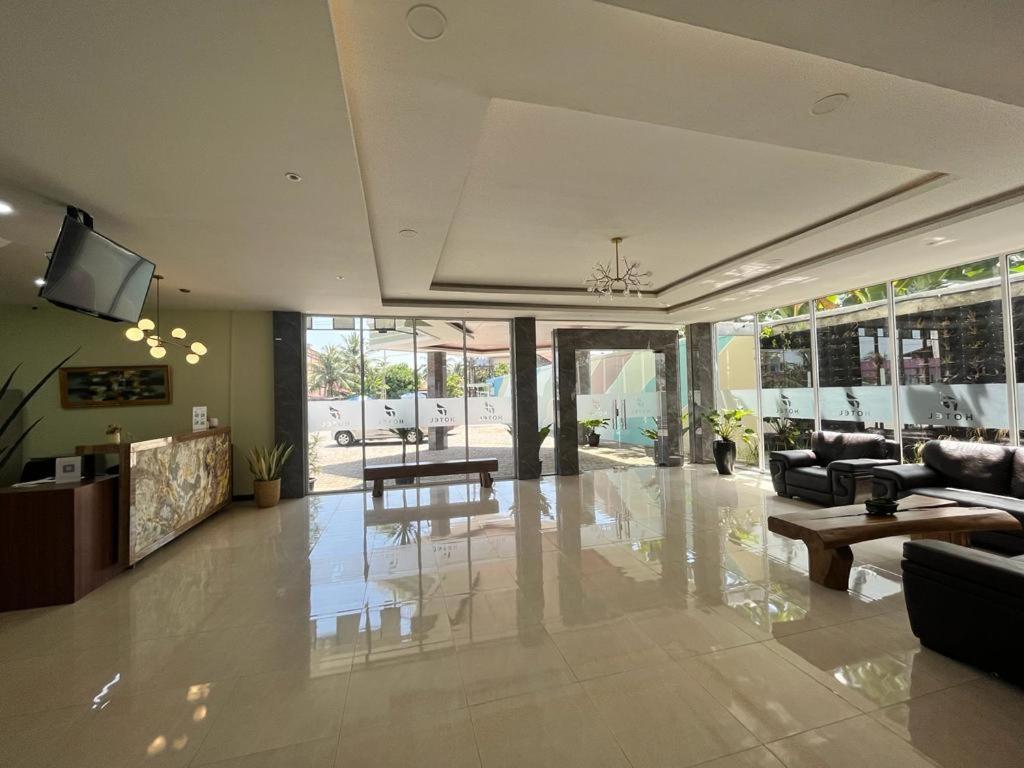 T Hotel Kualanamu Lubukpakam المظهر الخارجي الصورة